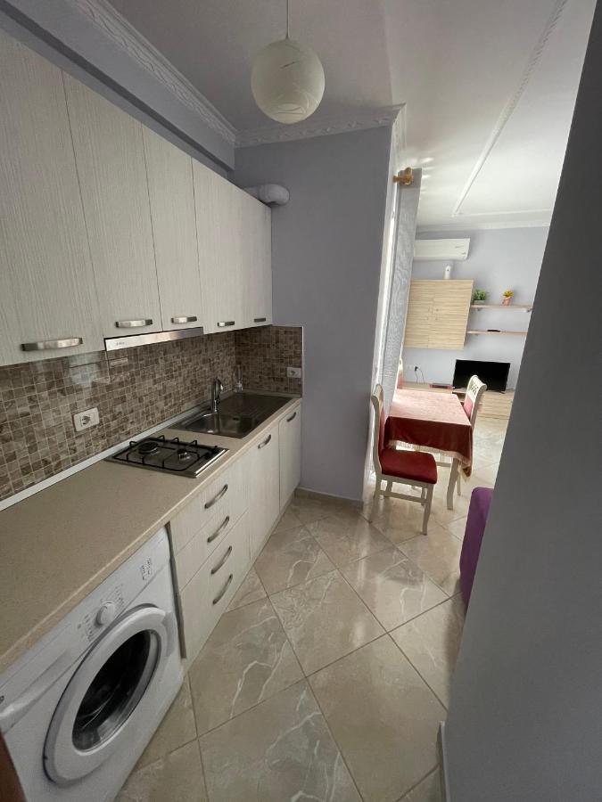 E.I.R Apartments Vlorë Buitenkant foto