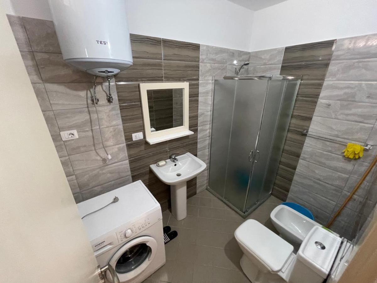 E.I.R Apartments Vlorë Buitenkant foto