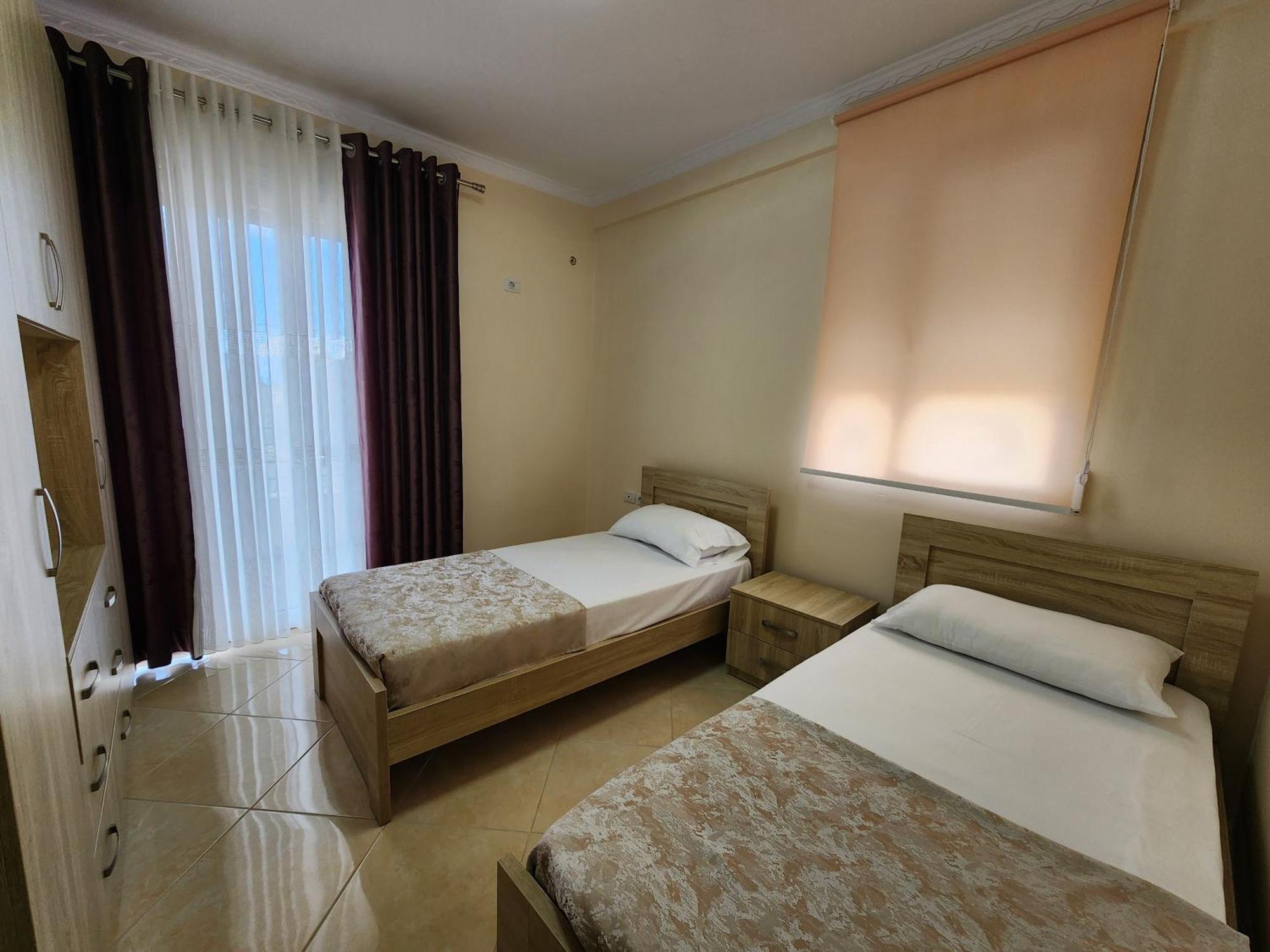E.I.R Apartments Vlorë Buitenkant foto