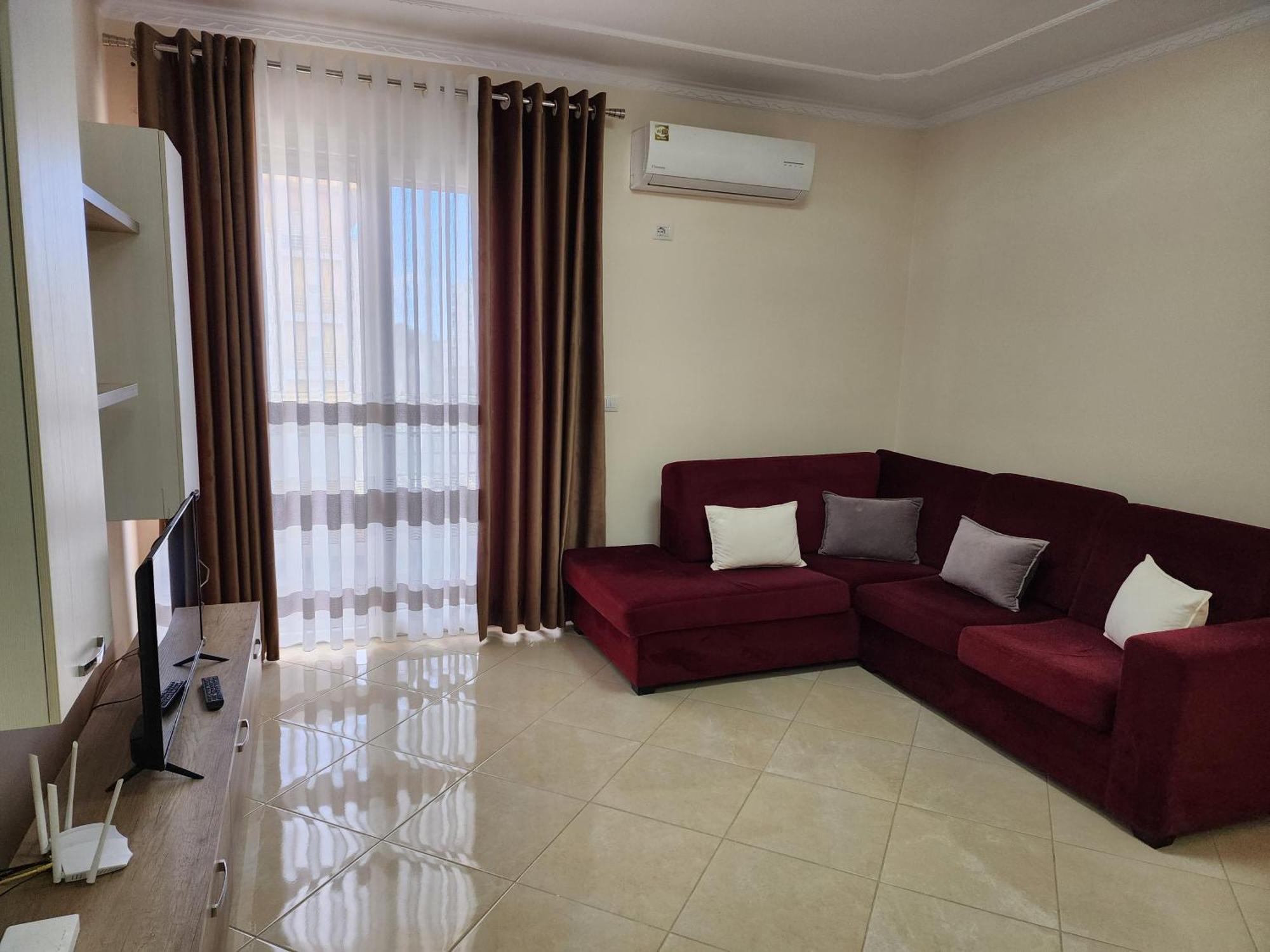 E.I.R Apartments Vlorë Buitenkant foto