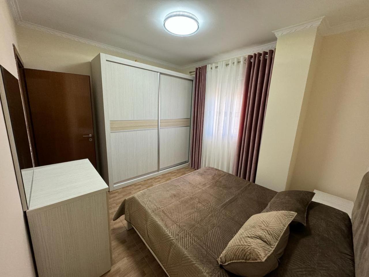 E.I.R Apartments Vlorë Buitenkant foto